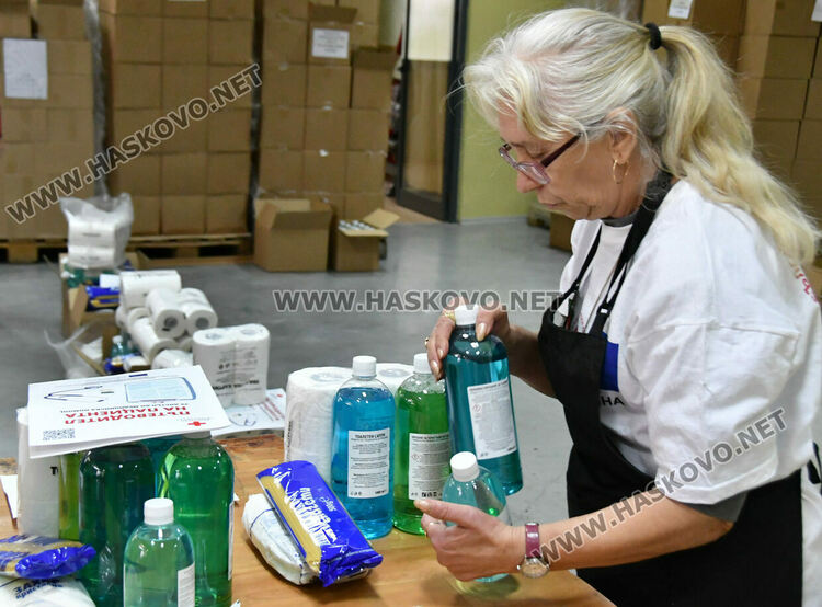 Хасковлии извиха опашка в първия ден за раздаване на помощи