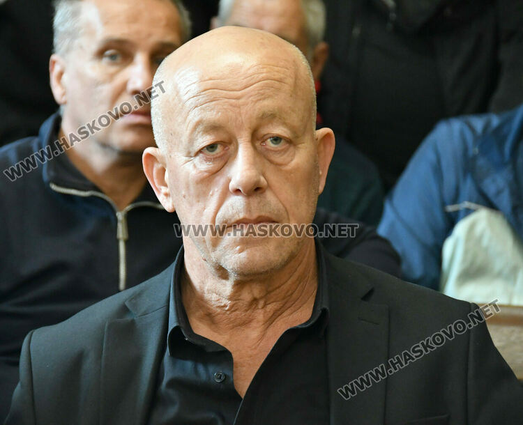 Отложиха за пореден път делото за отстраняване на Мюмюн Искендер като кмет 