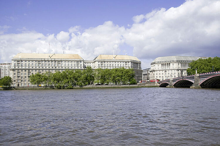 Британското разузнаване предупреди депутатите за шпионска заплаха от Китай, Русия и Иран