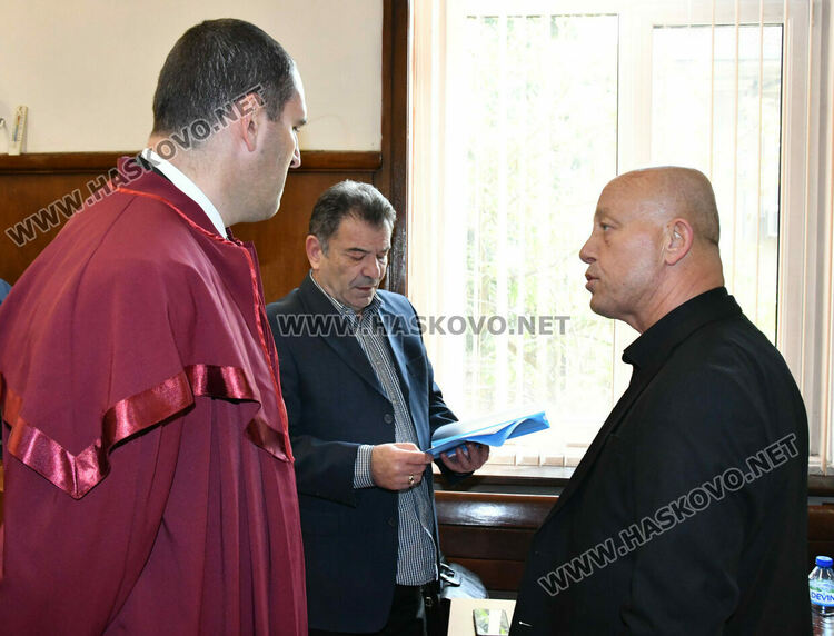 Отложиха за пореден път делото за отстраняване на Мюмюн Искендер като кмет 