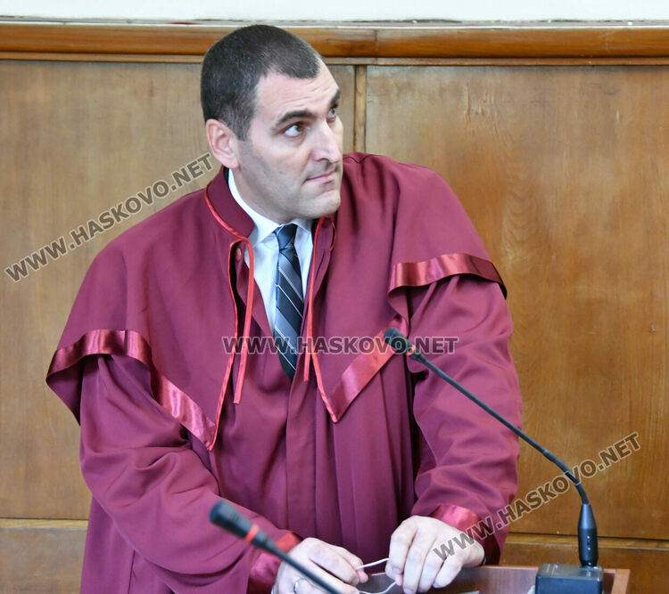 Отложиха за пореден път делото за отстраняване на Мюмюн Искендер като кмет 