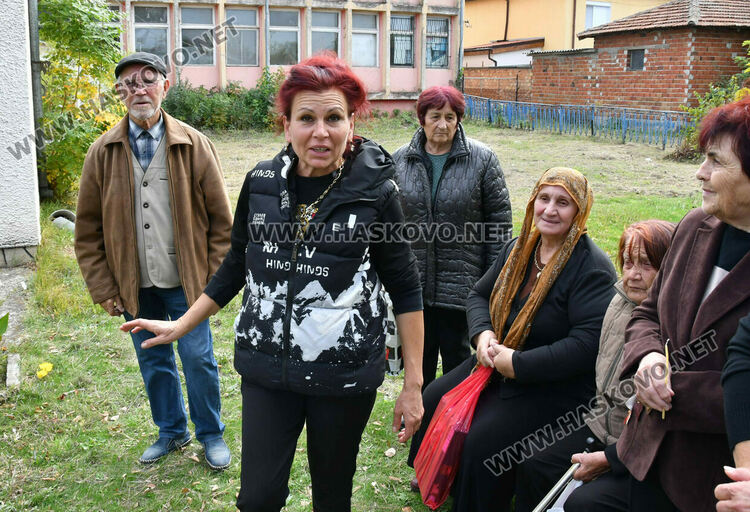 Отслужиха празничен водосвет в храма „Св. Петка“ в с. Войводово