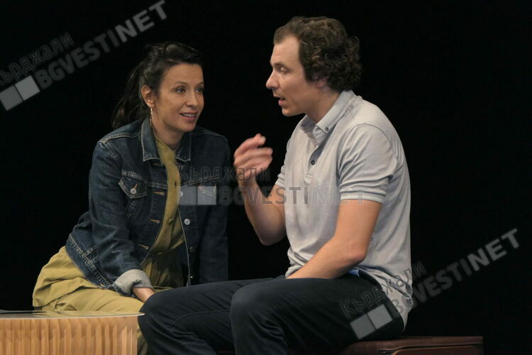 Представят спектакъла "Формата на нещата" в Дома на културата