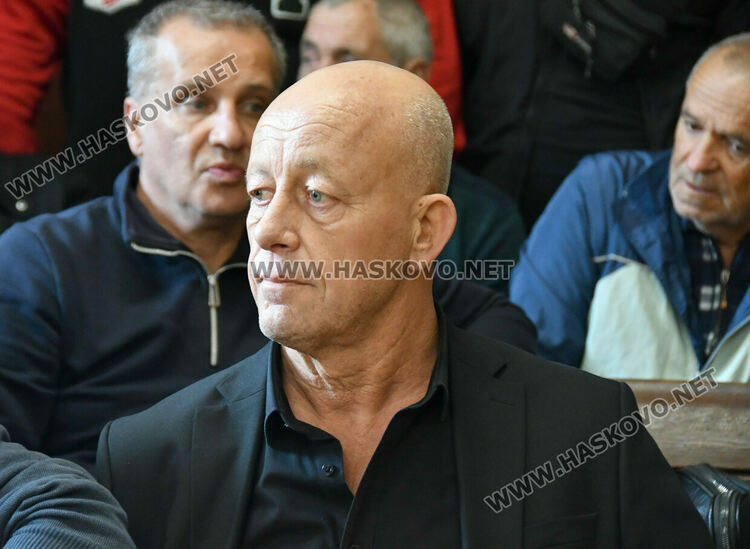 Отложиха за пореден път делото за отстраняване на Мюмюн Искендер като кмет 