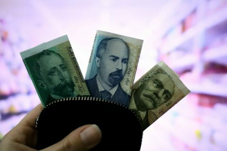 Банкнотите в обращение са намалели до 4-годишно дъно