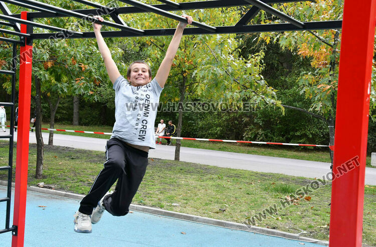 Стотици деца се вдъхновиха от героите на популярно реалити в спортен празник в парк „Кенана“