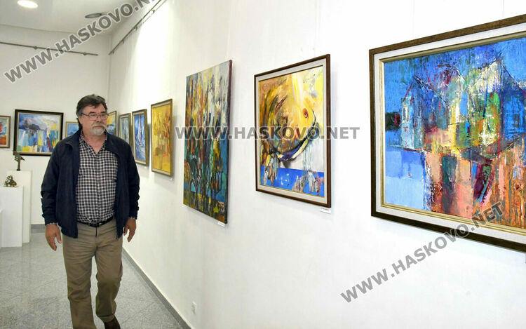 Откриват изложбата „По вълните“ на бургаския творец Радостин Дамасков в галерия „Форум“