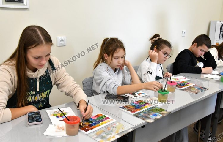 „Колорит“ е в „топ 10“ в международен конкурс сред близо 10 000 художници от 72 държави