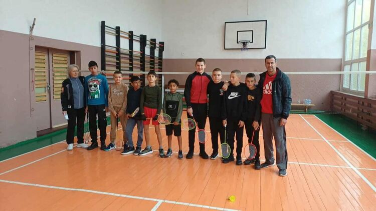 Над 800 ученици се включват в общинския етап на Ученическите игри 2025/2026 в Смолян