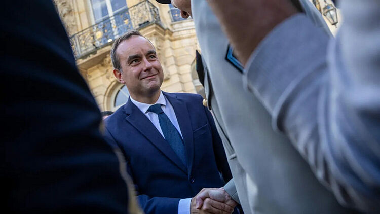 Министър-председателят Росен Желязков откри невоизградените STEM центрове в ОУ „Св. Иван Рилски“ и ПМГ „Христо Смирненски“.