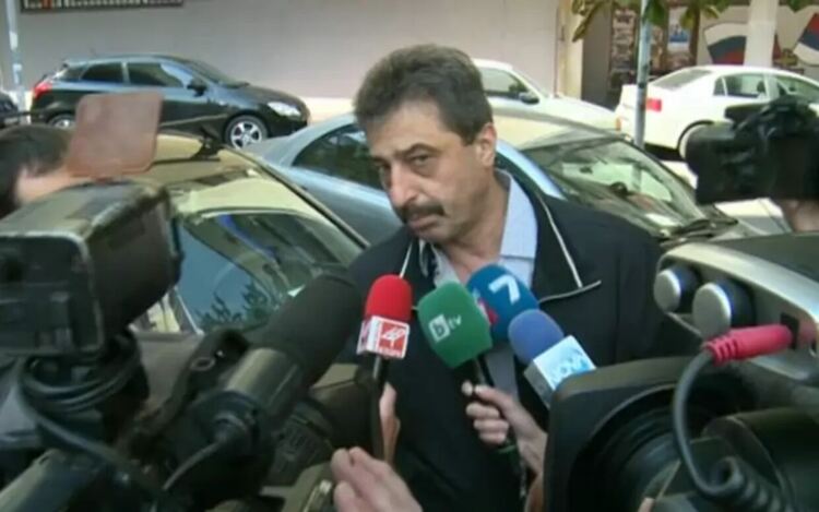 Бившият мажоритарен собственик на КТБ Цветан Василев се е оплаквал нееднократно от безпрецедентен политически натиск. Василев е в Сърбия.