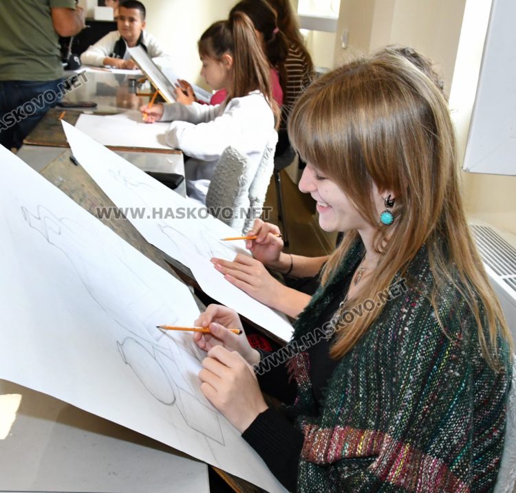 „Колорит“ е в „топ 10“ в международен конкурс сред близо 10 000 художници от 72 държави