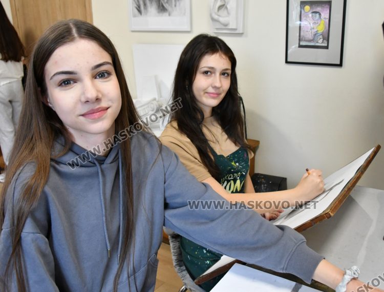 „Колорит“ е в „топ 10“ в международен конкурс сред близо 10 000 художници от 72 държави