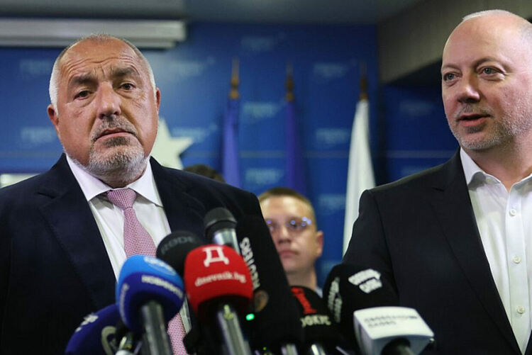 Борисов и Желязков: ГЕРБ не иска избори. Пеевски: Чичо Румен да връща шампанското
