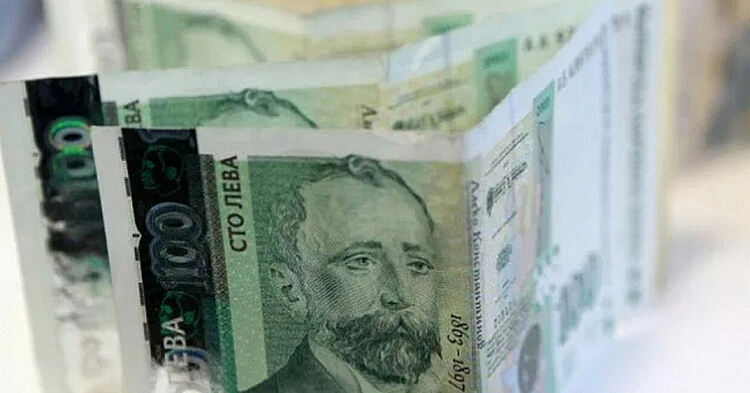 България внася повече, изнася по-малко. Tърговският дефицит набъбва до 5 млрд. евро