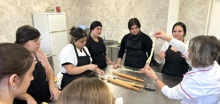 Ученици от различни възрасти празнуваха заедно Деня на хляба