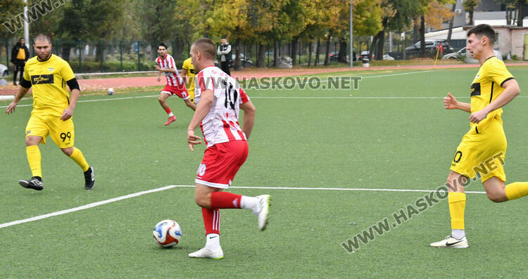 8 гола видяха запалянковците на стадион „Младост“