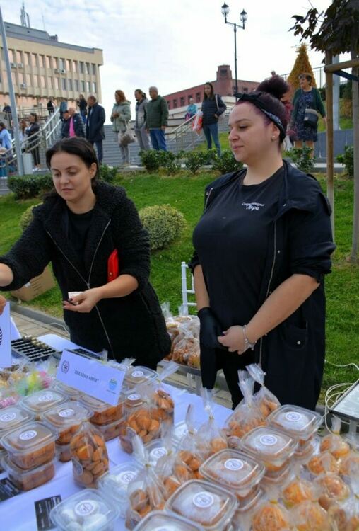 Асеновградчани се впуснаха в Празника на занаятите и вкусовете