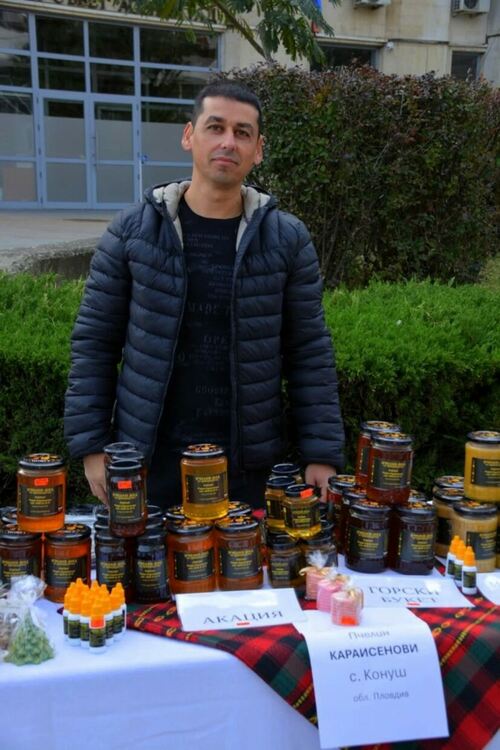 Асеновградчани се впуснаха в Празника на занаятите и вкусовете