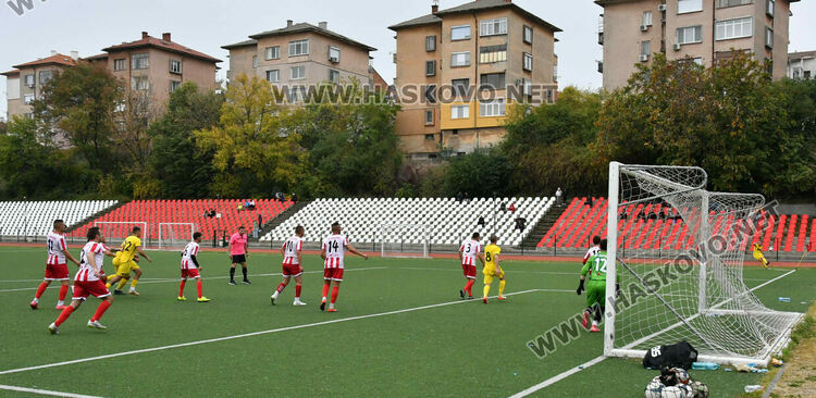 8 гола видяха запалянковците на стадион „Младост“