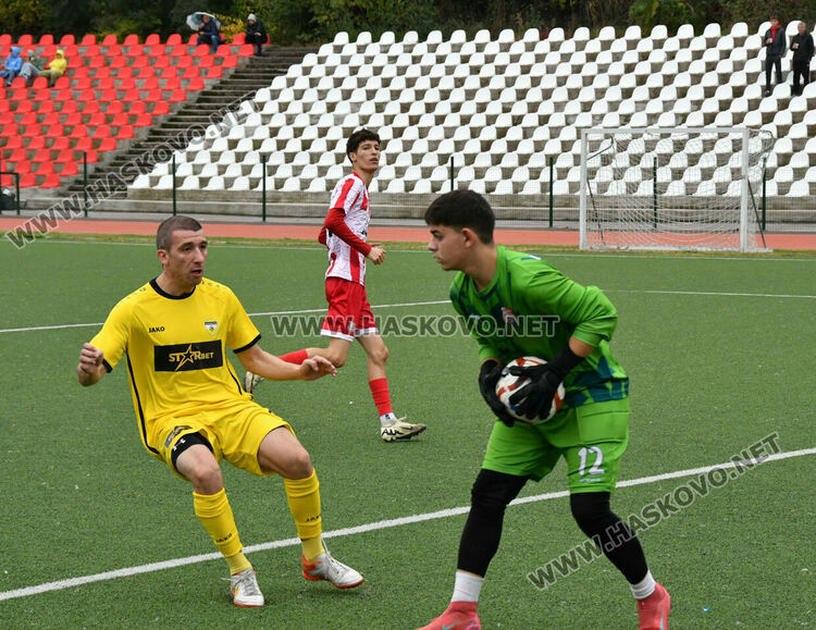 8 гола видяха запалянковците на стадион „Младост“