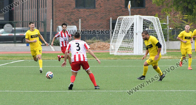 8 гола видяха запалянковците на стадион „Младост“