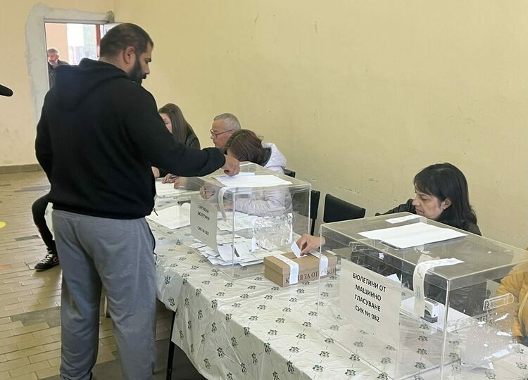 Избирателната активност в Черногорово стигна близо 50 %