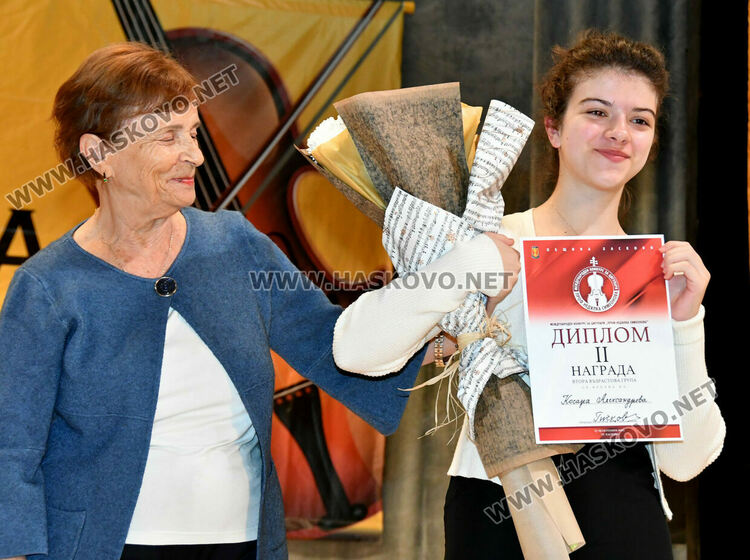 Наградиха най-добрите млади цигулари в конкурса „Проф. Недялка Симеонова“ 2025