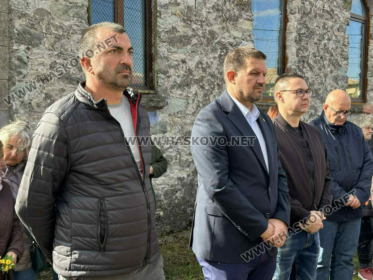 Литургия, водосвет и курбан за стогодишния юбилей на църквата в село Конуш 