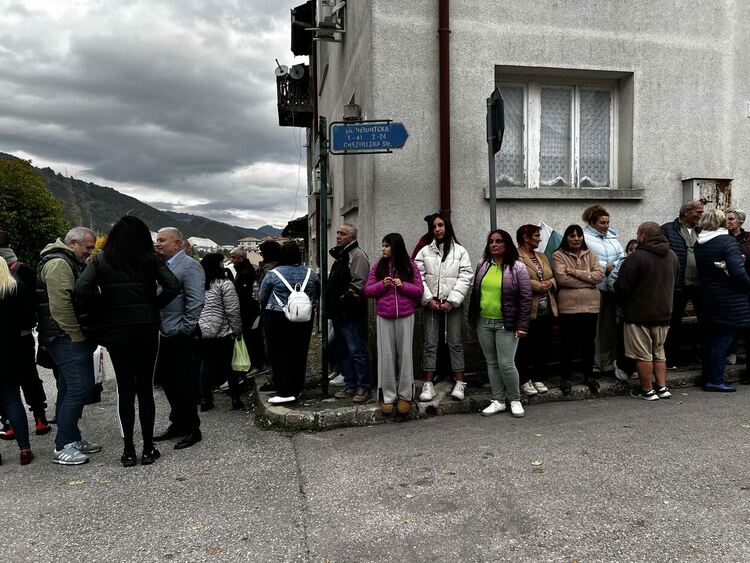 Президентът Радев посрещна унгарския си колега в Смолян с личен автомобил