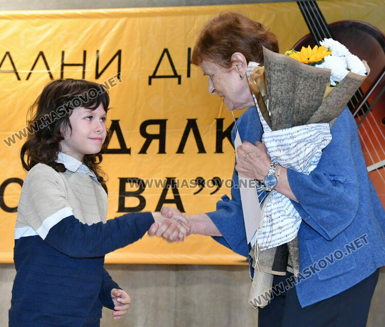 Наградиха най-добрите млади цигулари в конкурса „Проф. Недялка Симеонова“ 2025