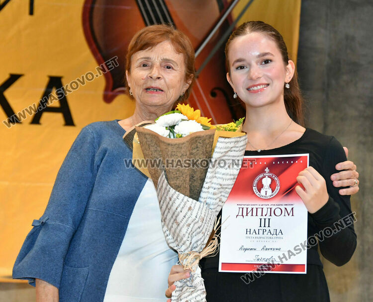 Наградиха най-добрите млади цигулари в конкурса „Проф. Недялка Симеонова“ 2025