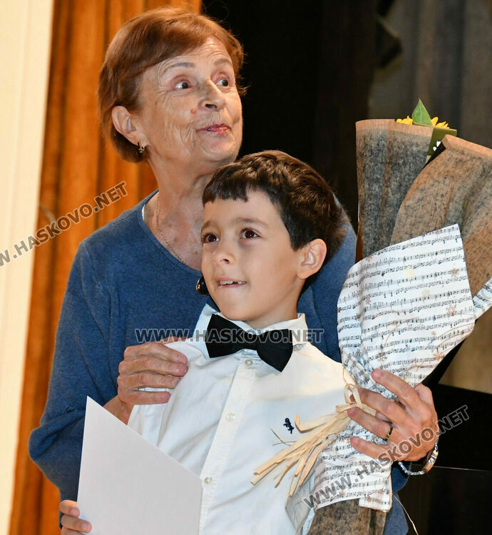 Наградиха най-добрите млади цигулари в конкурса „Проф. Недялка Симеонова“ 2025