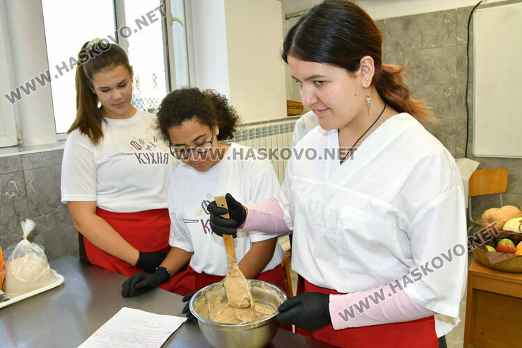В ПГТ отбелязаха Световния ден на готвача с открит урок и „фюжън“ деликатеси 