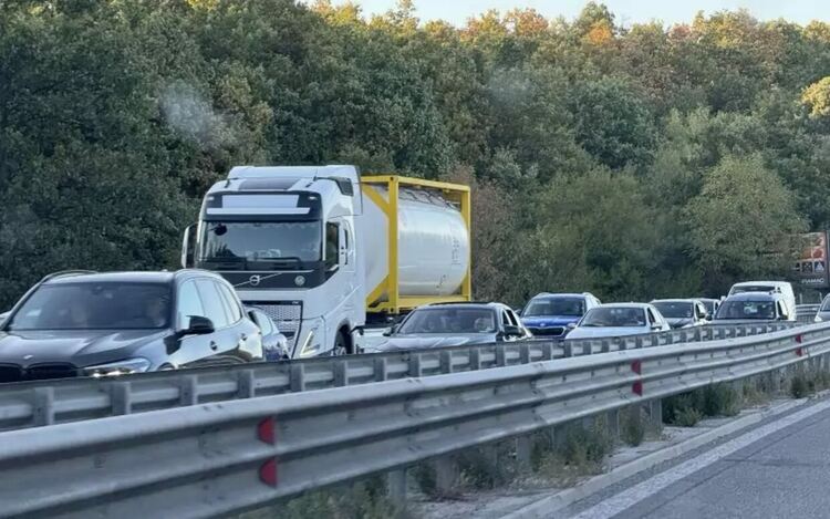 Движението по „Тракия“ е ад заради ремонти.