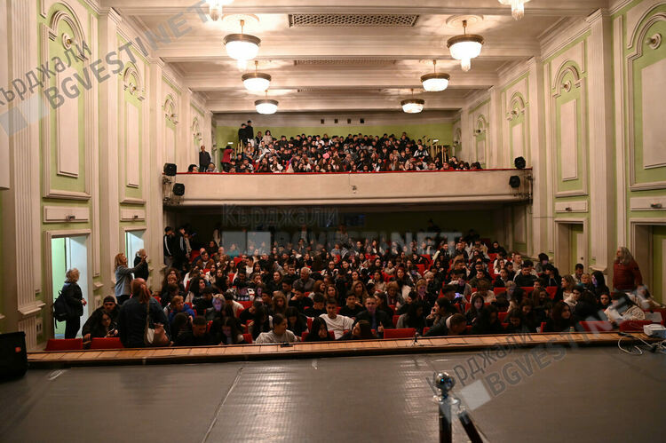 Актрисата Яна Маринова:Младите хора на Кърджали са открити и любопитни,показват,че им пука за ставащото около тях