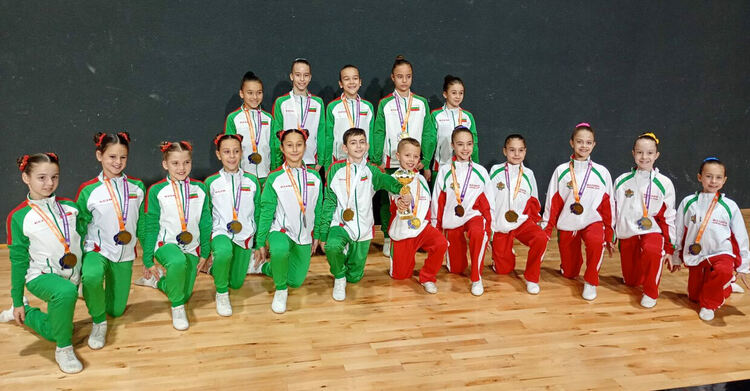 Състезателите на „Виолена“ с два комплекта златни медали от Балканските игри в Молдова