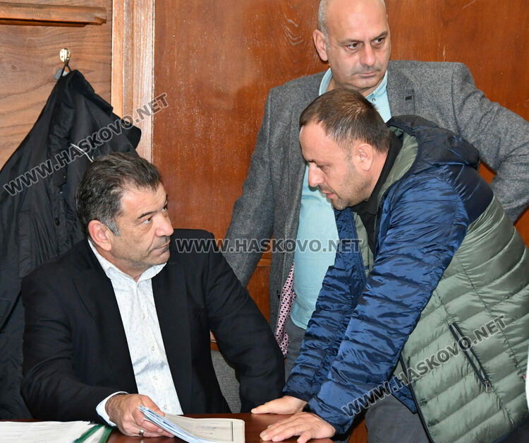 Отстраняват Мюмюн Искендер от длъжността кмет на община Минерални бани