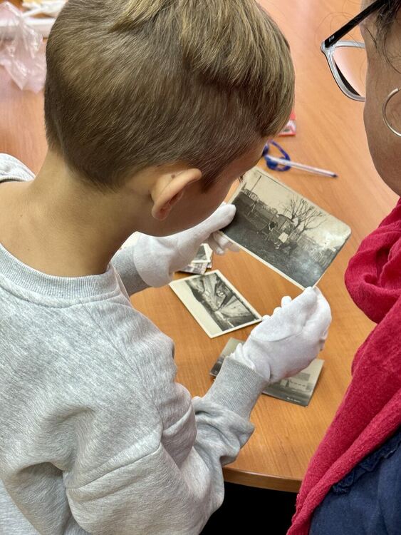 SOS Център за обществена подкрепа Перник и Държавен архив Перник отпразнуваха Деня на града с децата на Перник