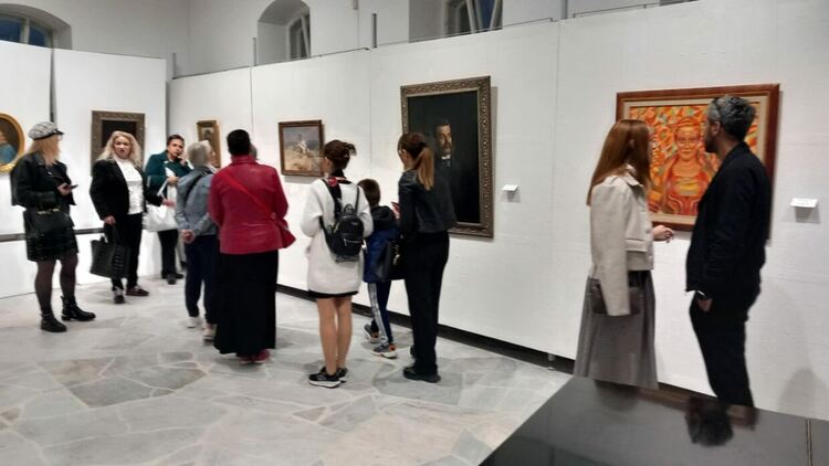 Обновената Художествена галерия „Станка Димитрова“ отвори врати за посетители след две годишно прекъсване