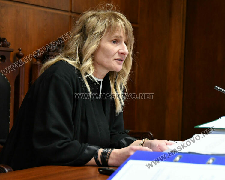 Отстраняват Мюмюн Искендер от длъжността кмет на община Минерални бани