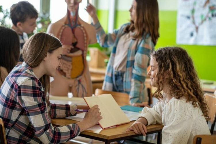 Сексуалното образование в България: Между табуто и учебника