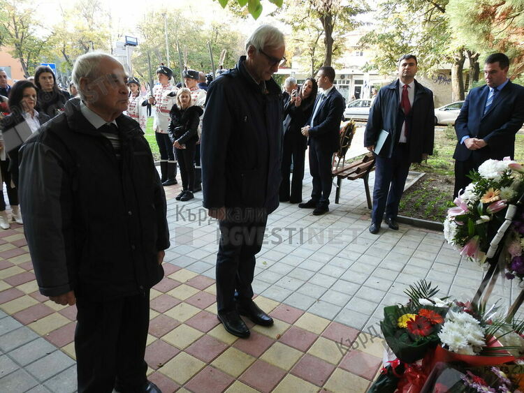 Председателката на Народното събрание доц.Наталия Киселова почете паметта на ген.Делов