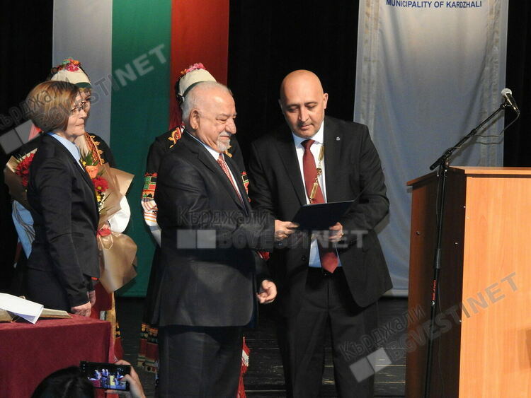 Кметът Ерол Мюмюн лично предложи Нешко Нешев за почетен гражданин на Кърджали,съветниците гласуваха единодушно