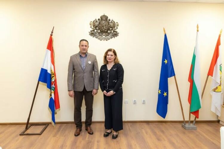 Кметът на Радомир Кирил Стоев и посланикът на Албания обсъдиха възможности за културен обмен и сътрудничество