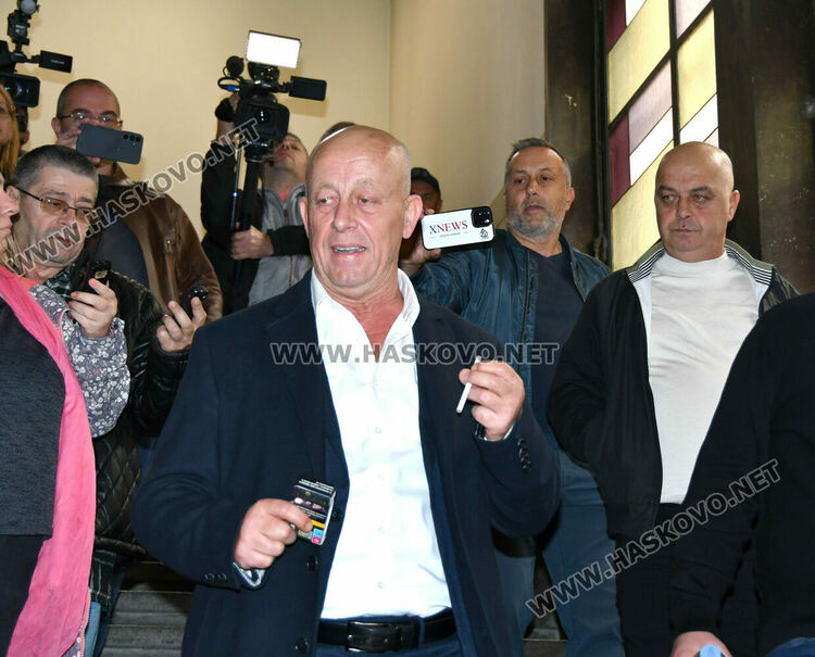 Отстраняват Мюмюн Искендер от длъжността кмет на община Минерални бани