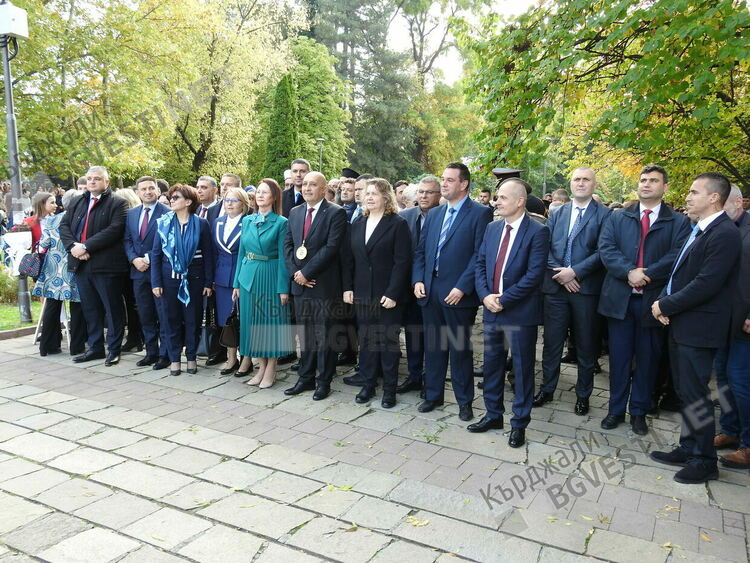 Наталия Киселова в Деня на Кърджали: Градът е пример за толерантност!/снимки/