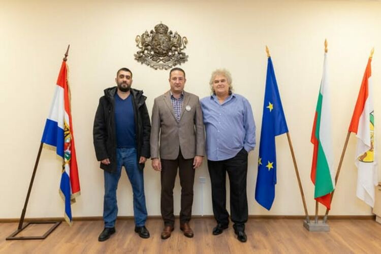 Кметът на Радомир Кирил Стоев и посланикът на Албания обсъдиха възможности за културен обмен и сътрудничество