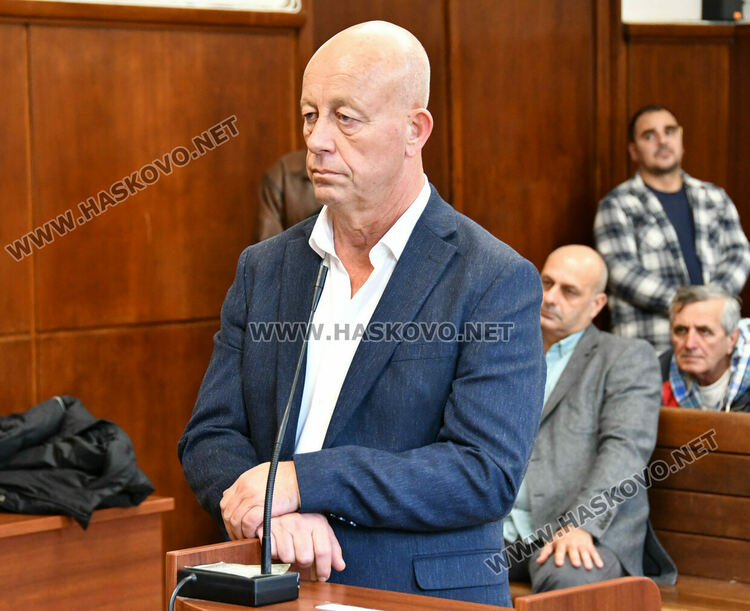 Отстраняват Мюмюн Искендер от длъжността кмет на община Минерални бани