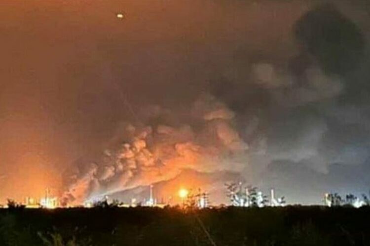 Две европейски рафинерии, работещи с руски петрол, се запалиха в един и същи ден